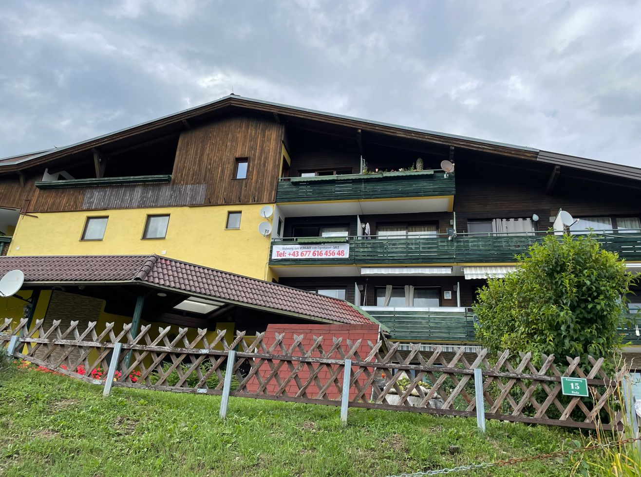 Épület oldalnézet